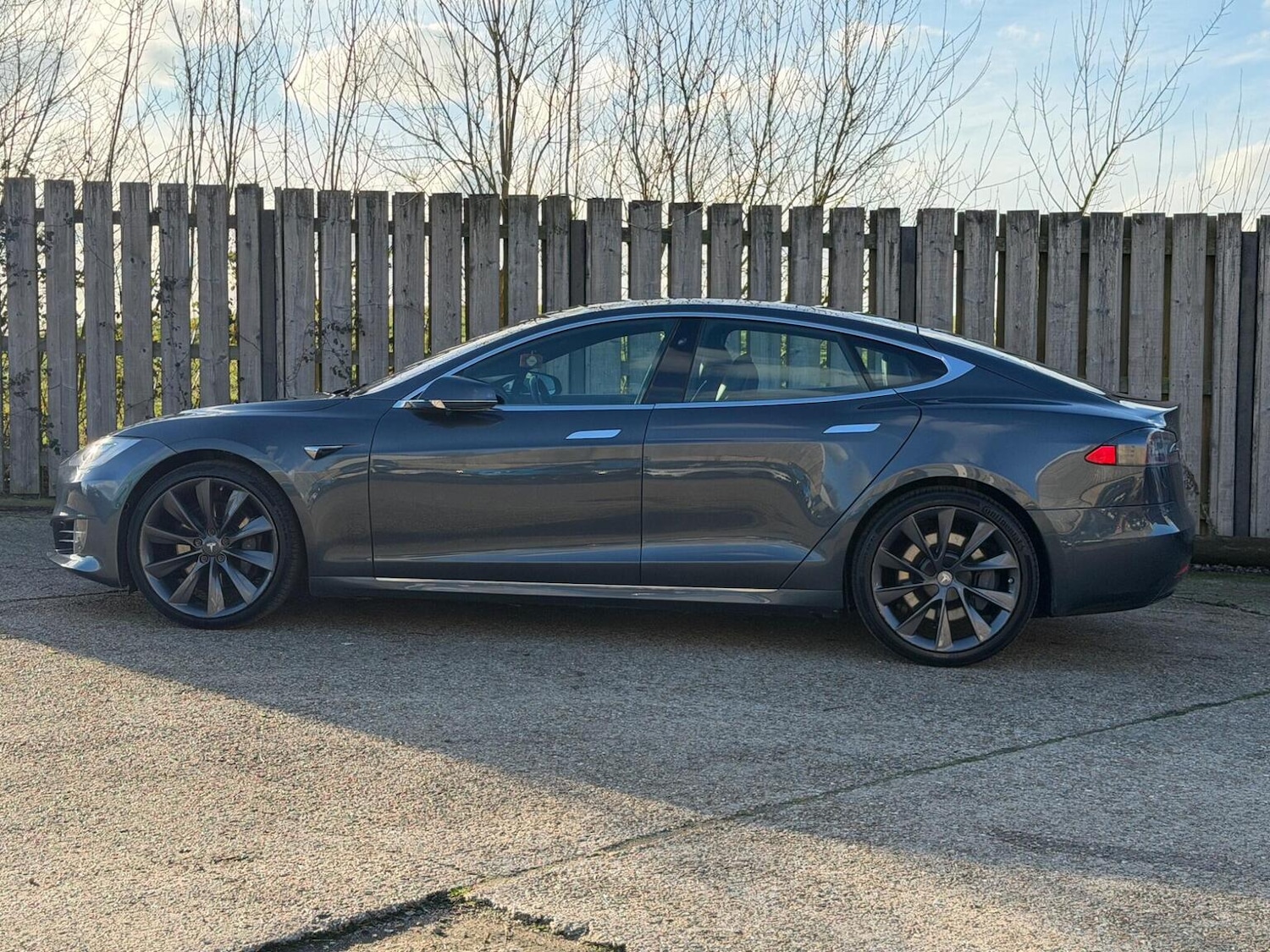 Used Tesla Model S 2017 for sale - 77277279: Photo 4