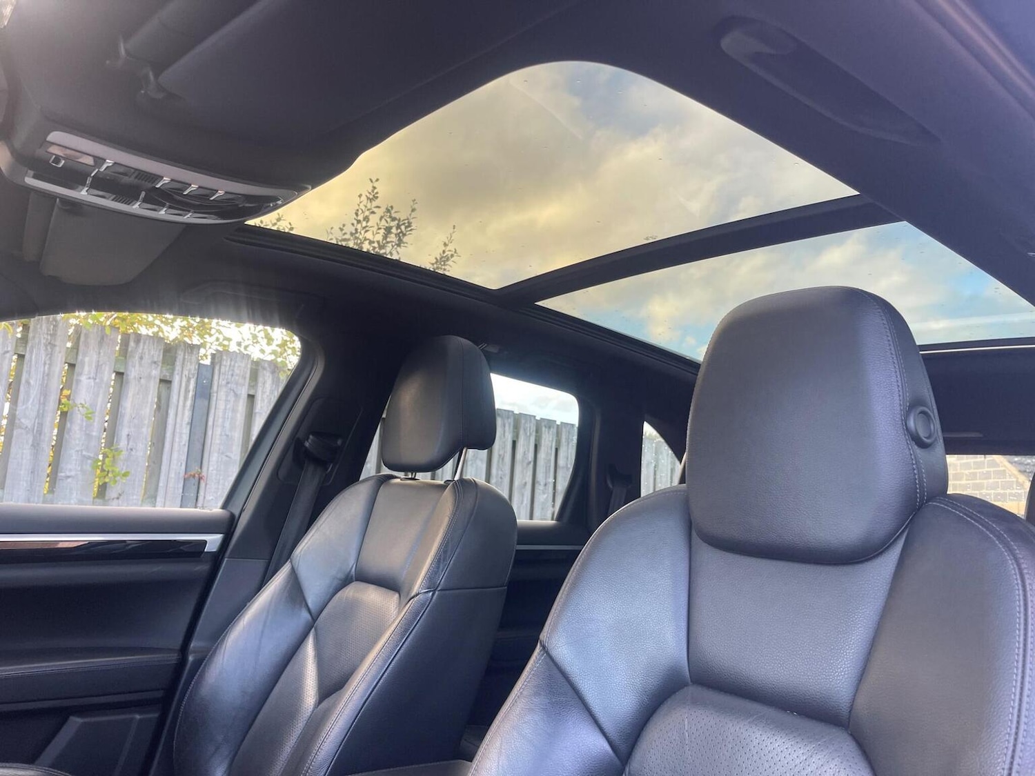 Used Porsche Cayenne 2011 for sale - 77277287: Photo 15