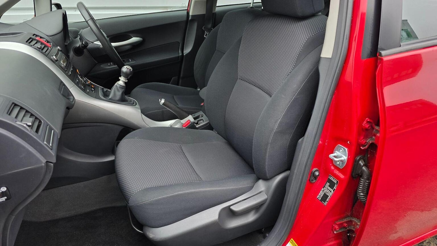 Used Toyota Auris 2011 for sale - 77261741: Photo 15