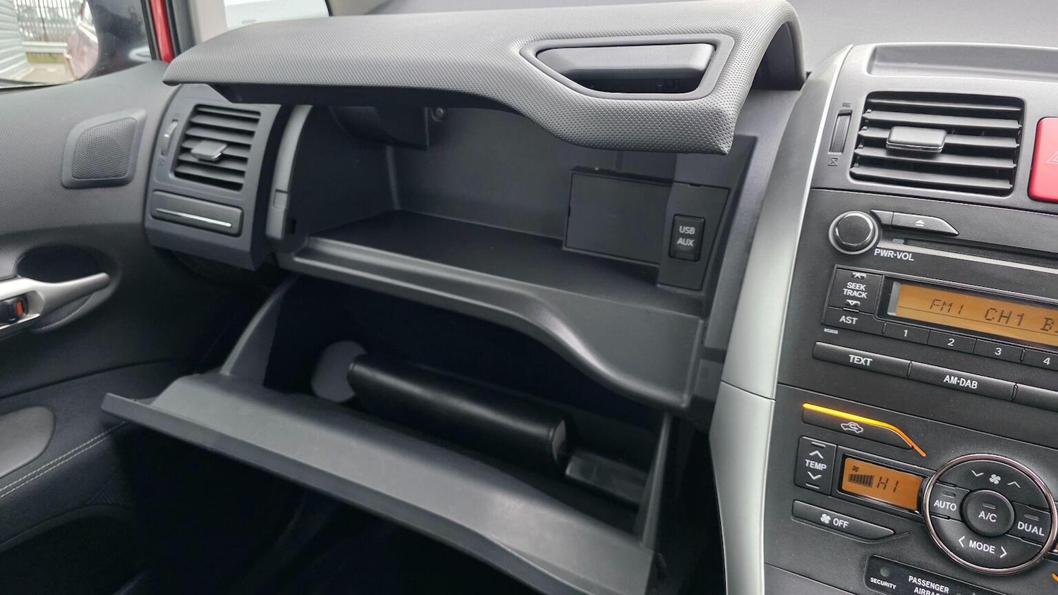 Used Toyota Auris 2011 for sale - 77261741: Photo 23