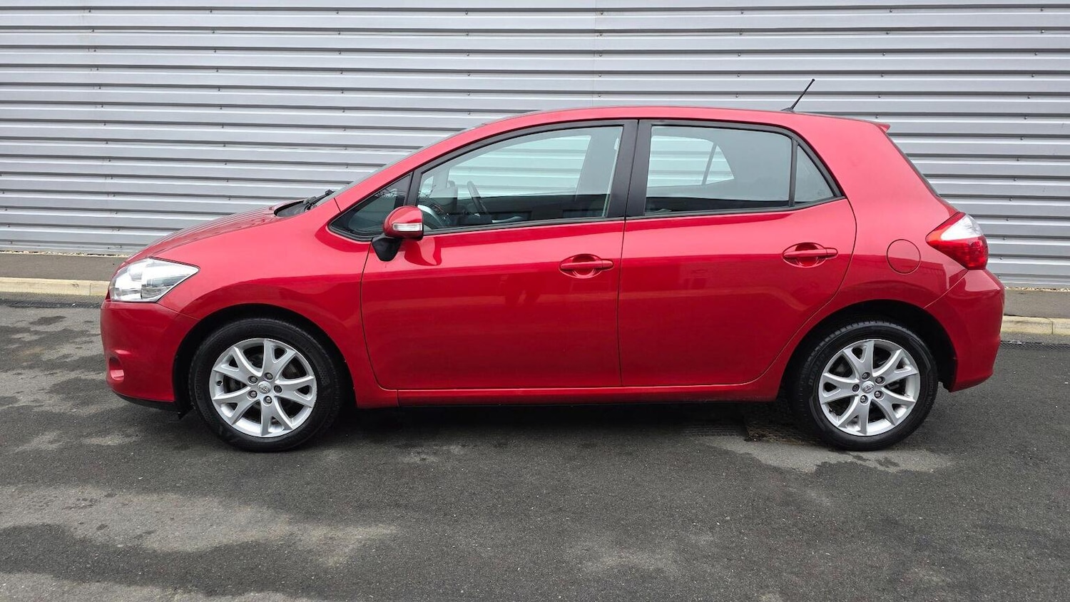 Used Toyota Auris 2011 for sale - 77261741: Photo 9