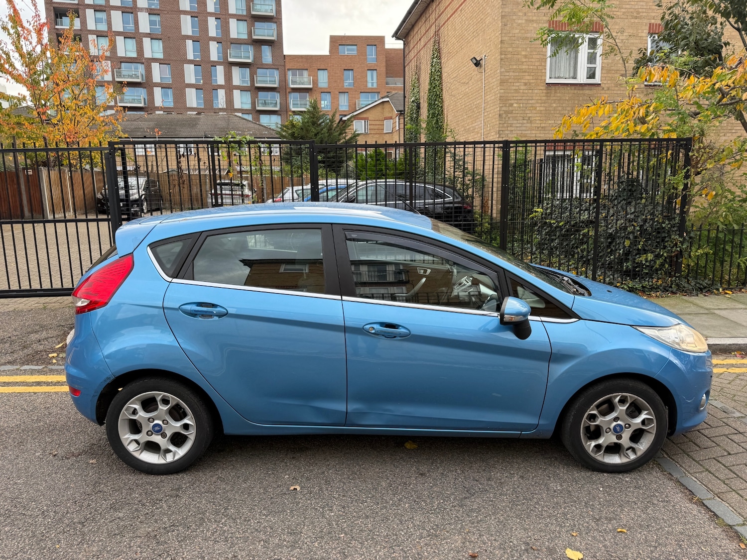Used Ford Fiesta 2012 for sale - 76618827: Photo 2