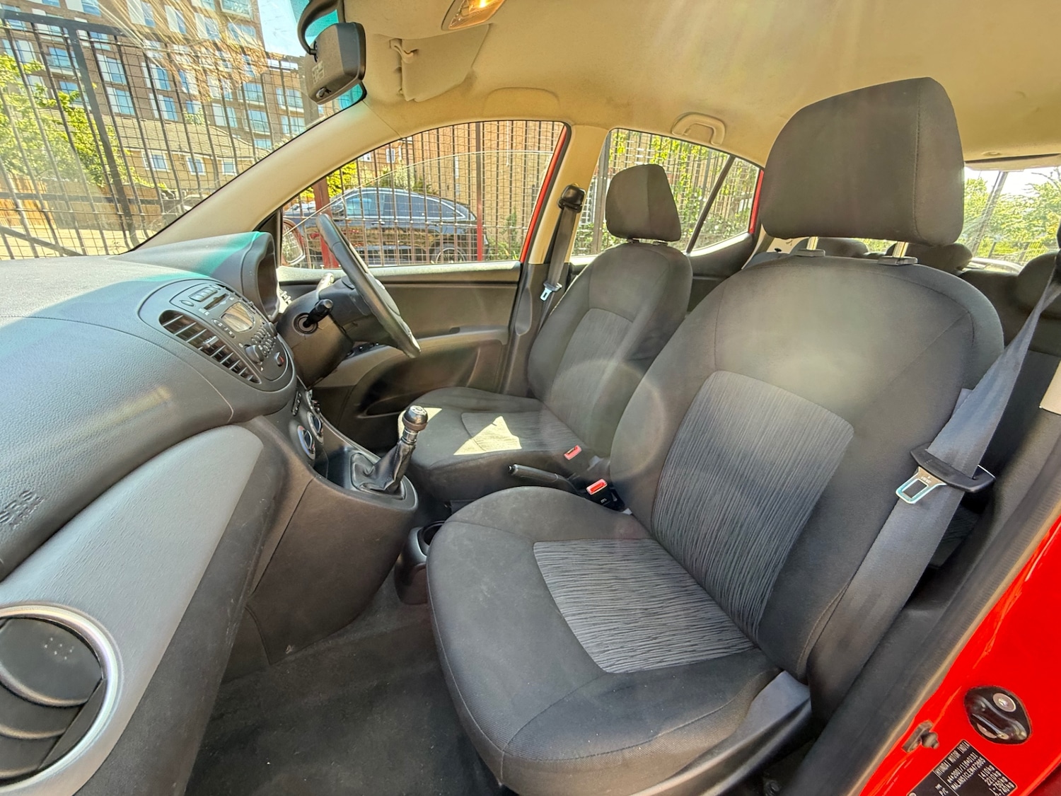 Used Hyundai i10 2014 for sale - 75984991: Photo 24