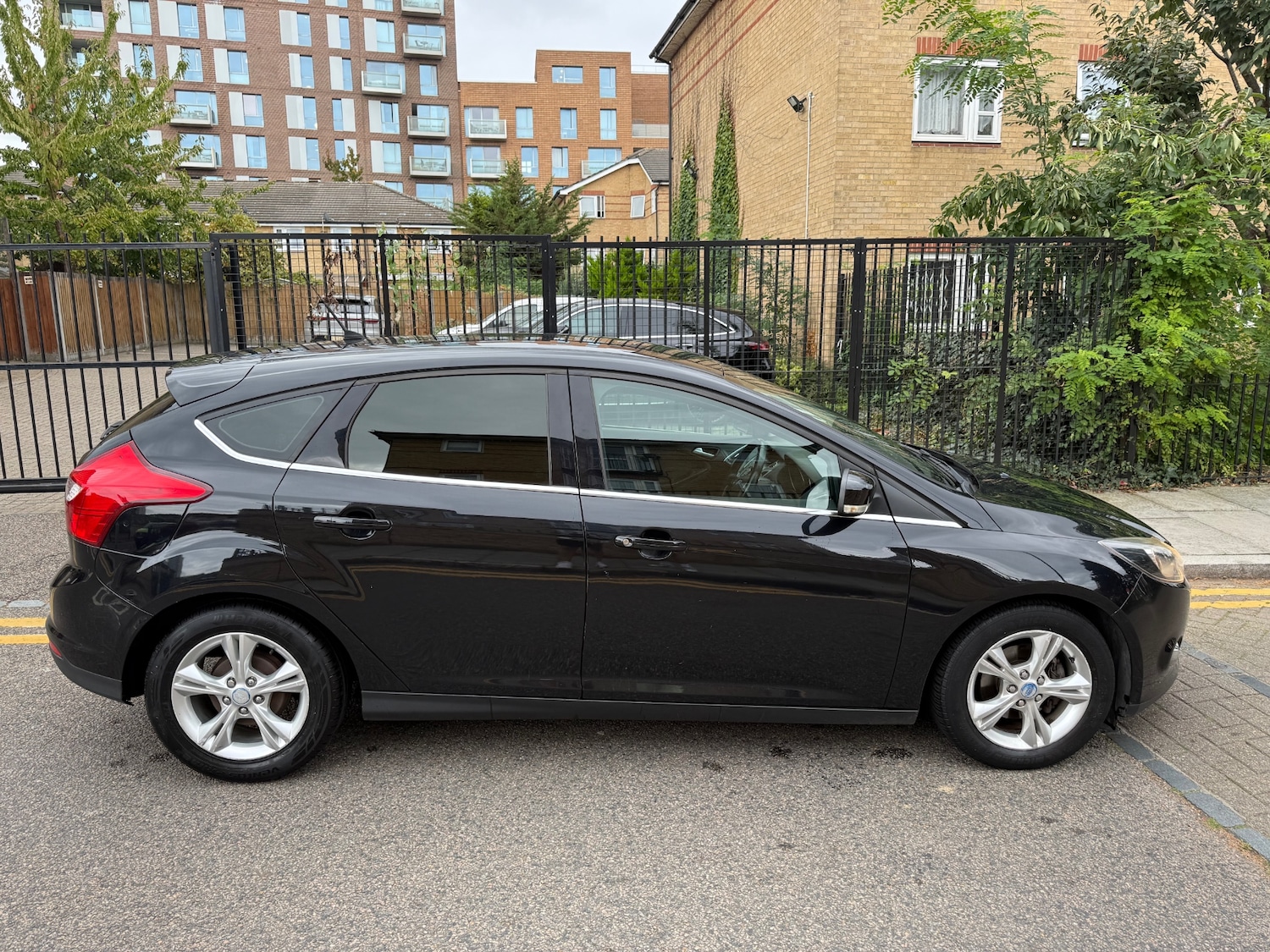 Used Ford Focus 2014 for sale - 76165398: Photo 2