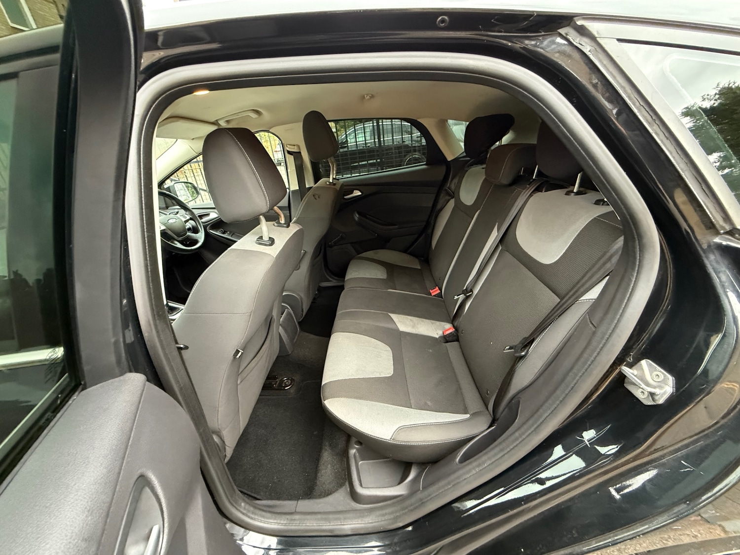 Used Ford Focus 2014 for sale - 76165398: Photo 24