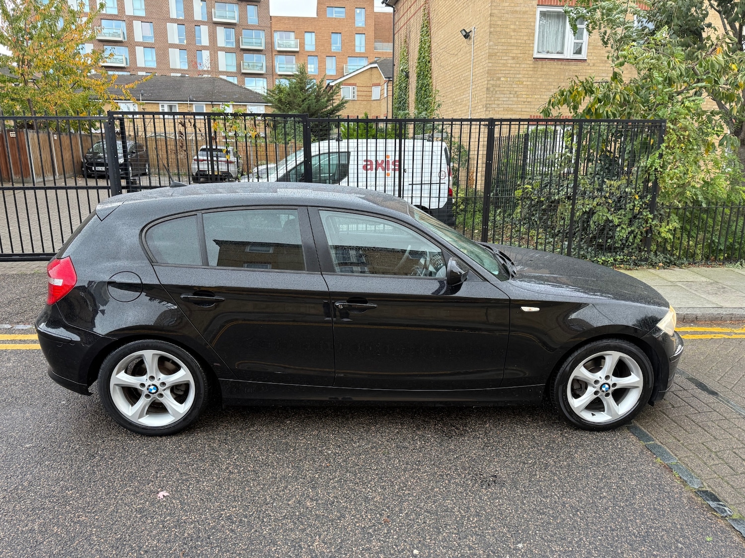 Used BMW 1 Series 2009 for sale - 76370047: Photo 2