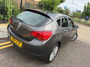 Used Vauxhall Astra 2011 for sale - 75651847: Photo