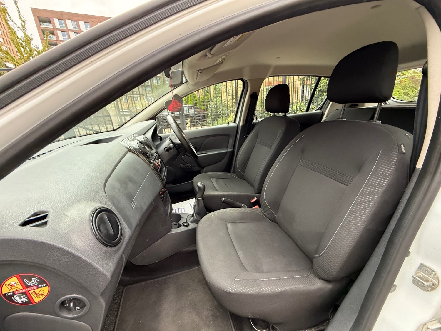 Used Dacia Sandero 2017 for sale - 76165399: Photo 29