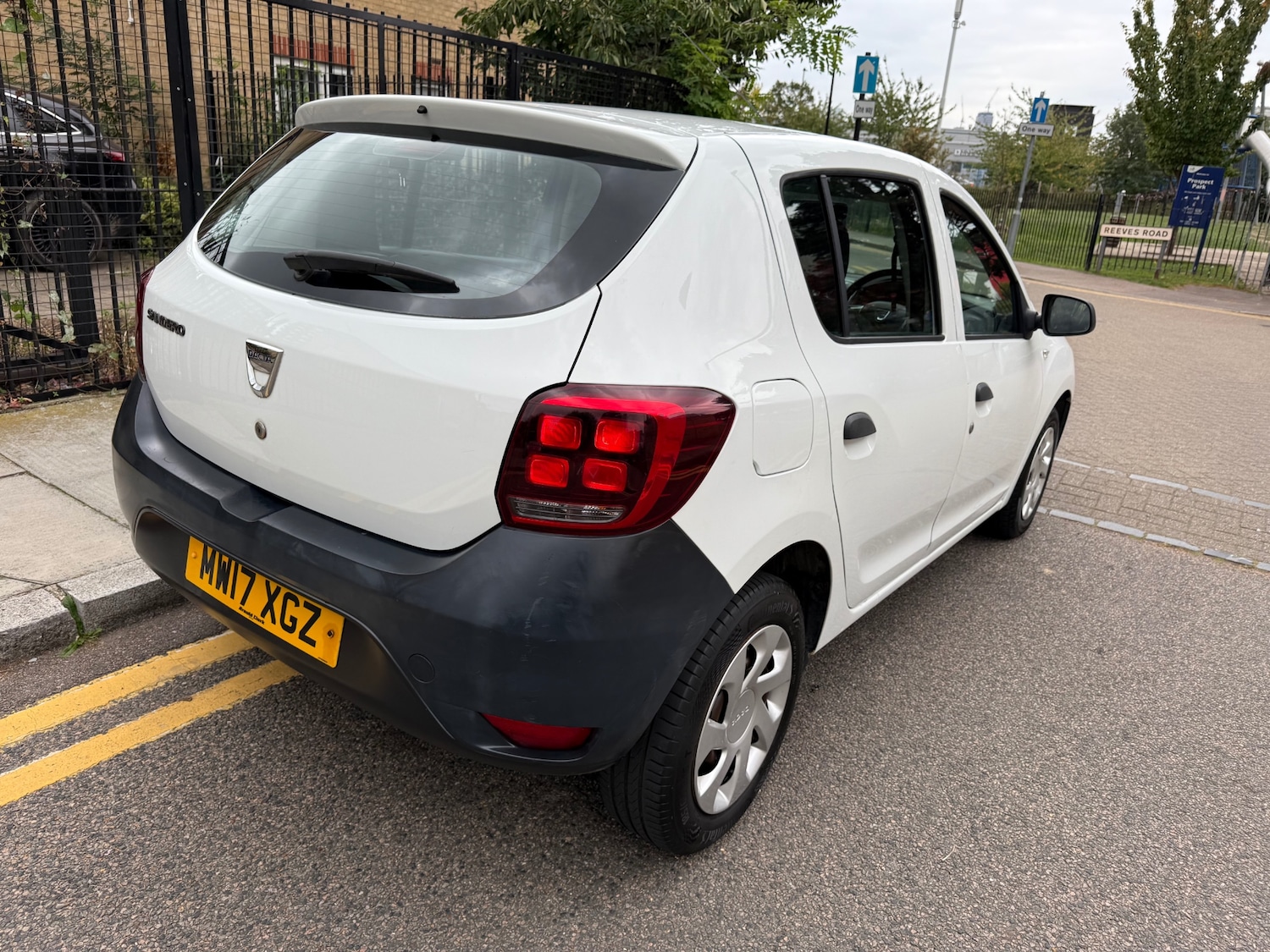 Used Dacia Sandero 2017 for sale - 76165399: Photo 8