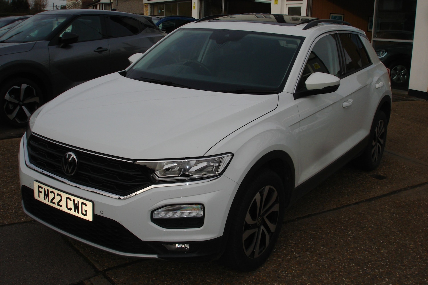 Used Volkswagen T-Roc 2022 for sale - 77581418: Photo 2