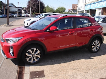 Used Kia Stonic 2023 for sale - 79448576: Photo