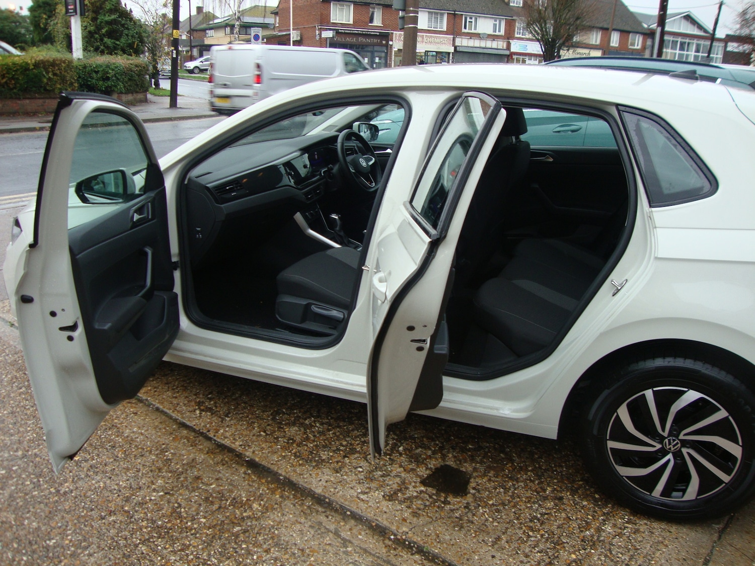 Used Volkswagen Polo 2023 for sale - 76578256: Photo 5