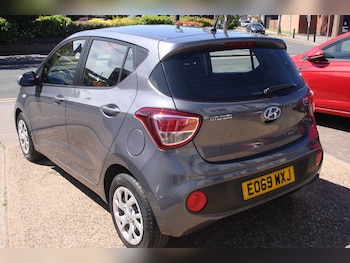 Used Hyundai i10 2019 for sale - 78379976: Photo