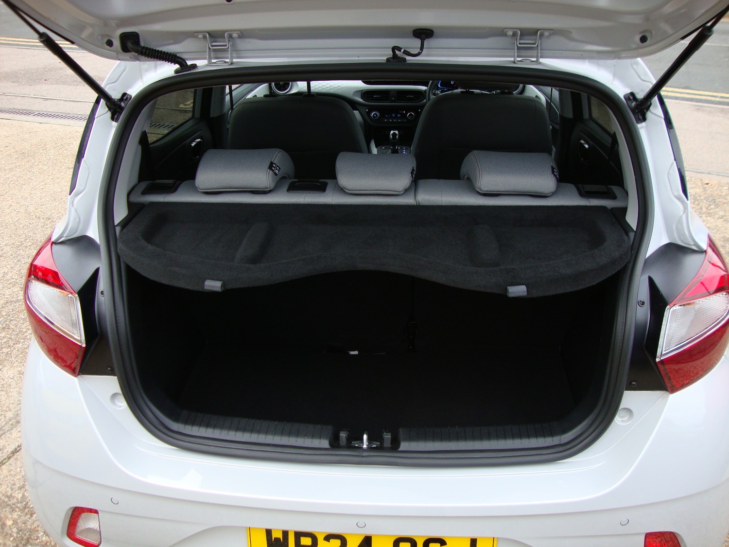 Used Hyundai i10 2024 for sale - 76340441: Photo 18