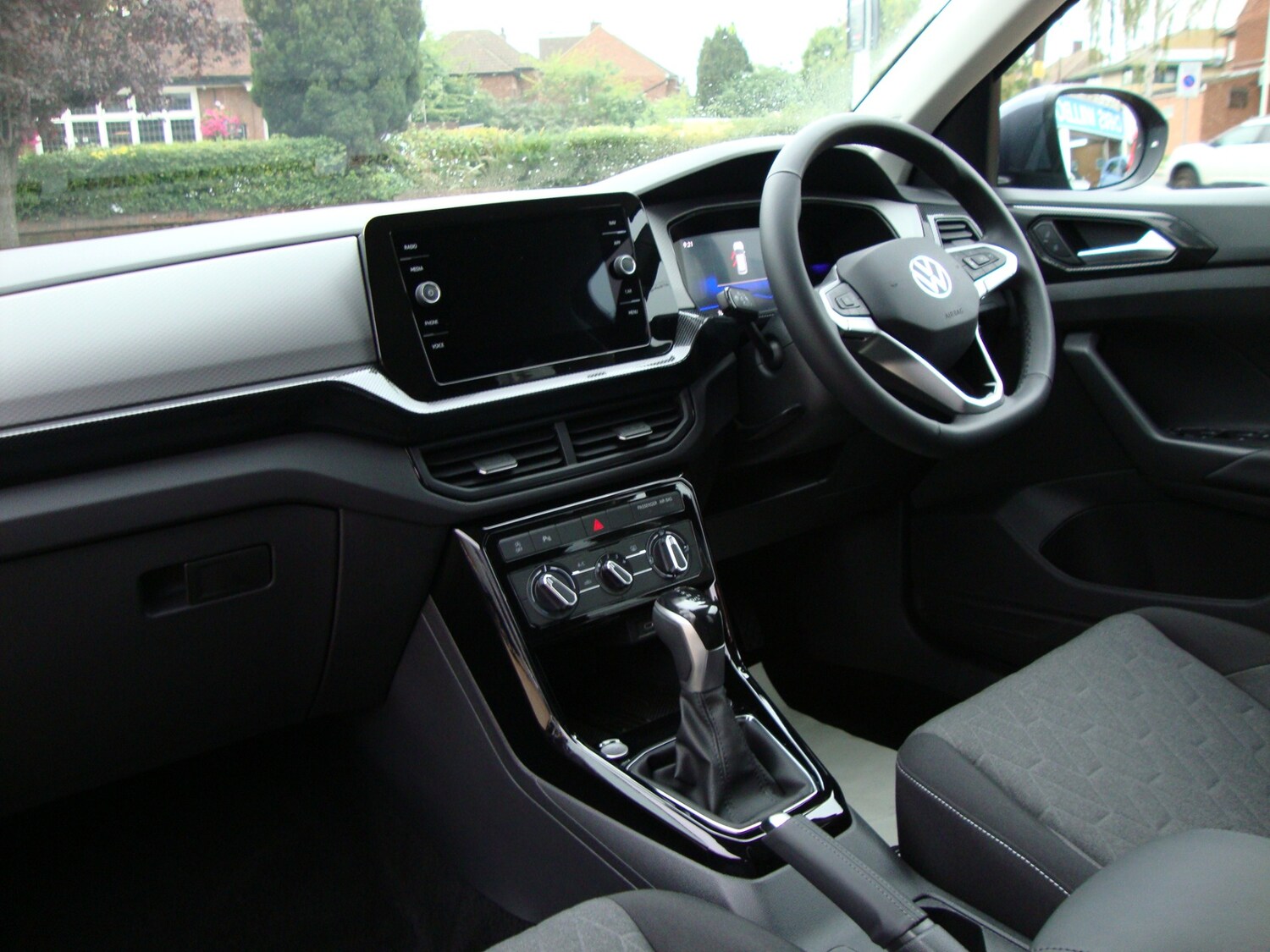 Used Volkswagen T-Cross 2025 for sale - 75997201: Photo 11