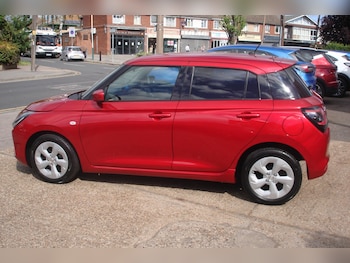 Used Suzuki Swift 2024 for sale - 79044983: Photo