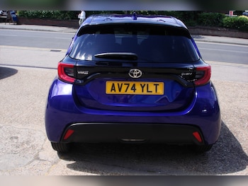 Used Toyota Yaris 2024 for sale - 78938404: Photo