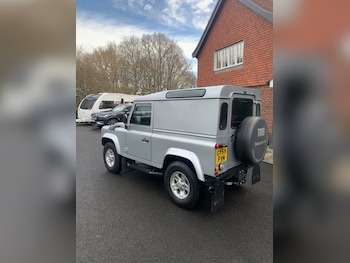 Used Land Rover Defender 2009 for sale - 79603080: Photo