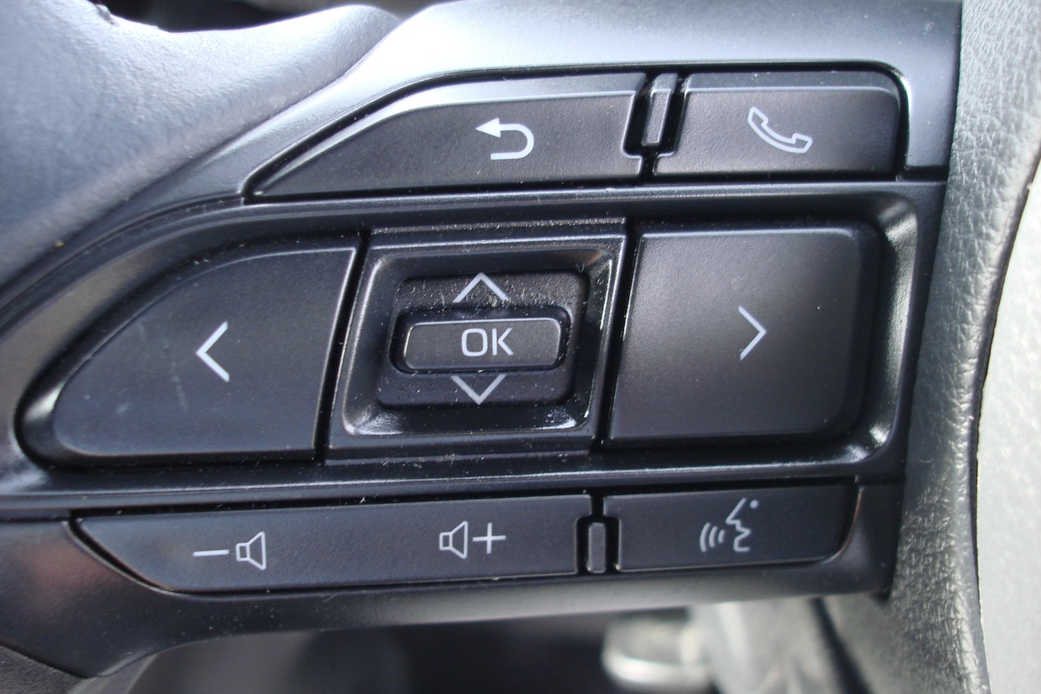 Used Toyota Yaris Cross 2023 for sale - 77962061: Photo 18