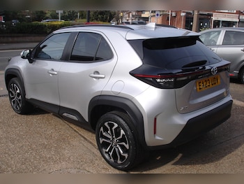 Used Toyota Yaris Cross 2023 for sale - 77962061: Photo