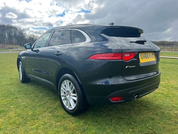 Used Jaguar F-Pace 2018 for sale - 79602152: Photo