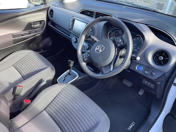 Used Toyota Yaris 2018 for sale - 79600674: Photo