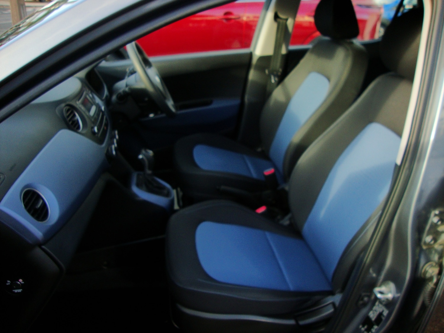 Used Hyundai i10 2014 for sale - 76763351: Photo 11