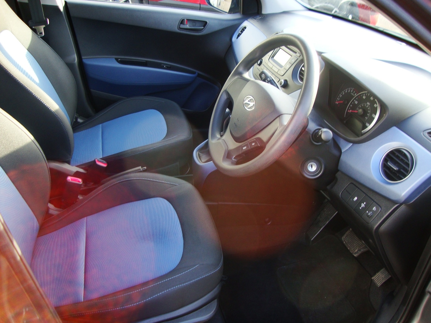 Used Hyundai i10 2014 for sale - 76763351: Photo 15