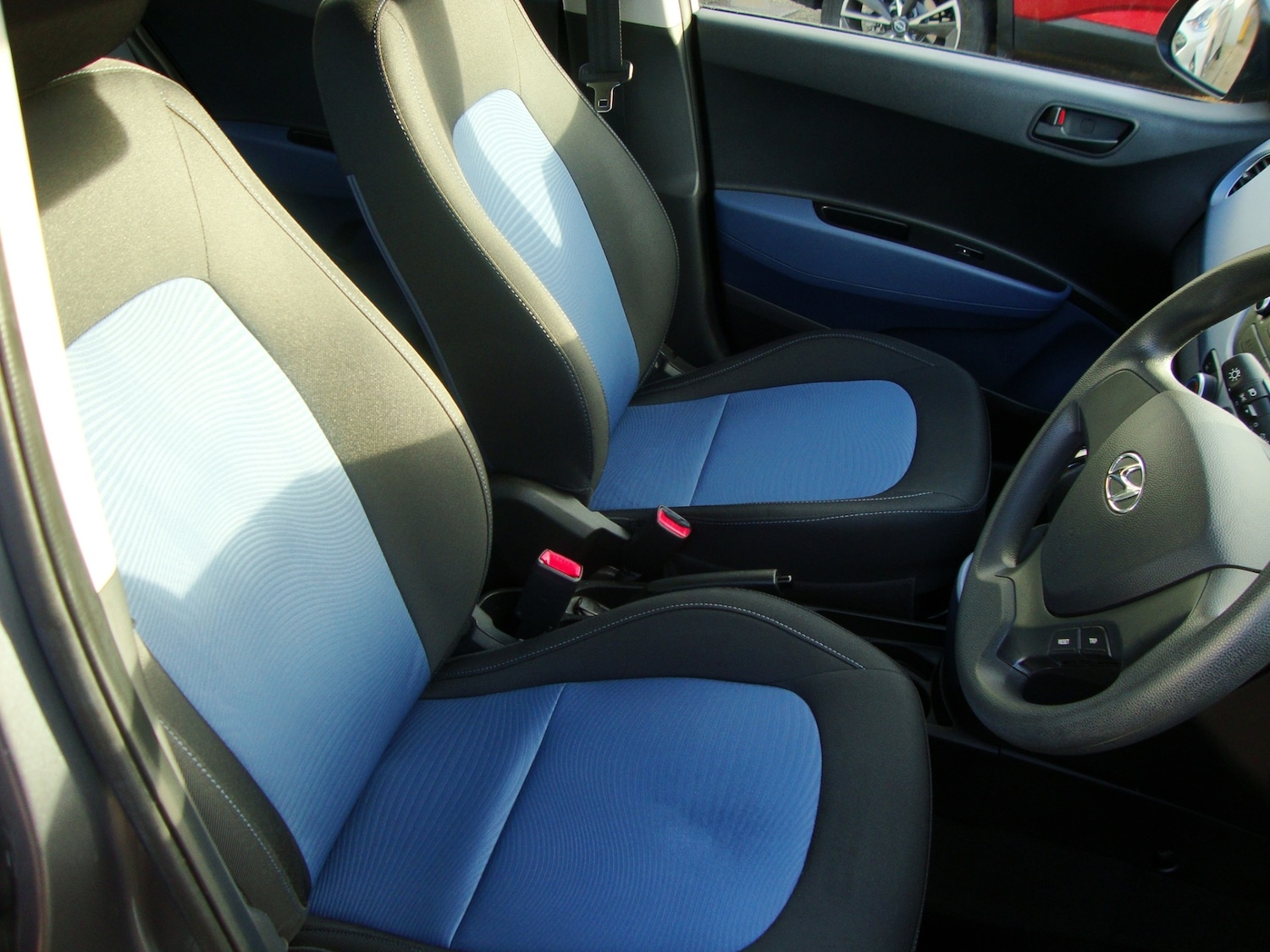 Used Hyundai i10 2014 for sale - 76763351: Photo 16