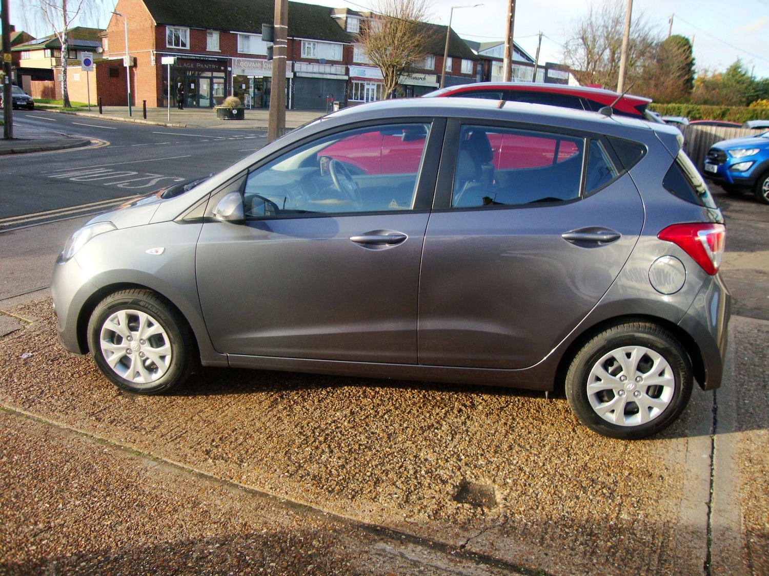 Used Hyundai i10 2014 for sale - 76763351: Photo 2