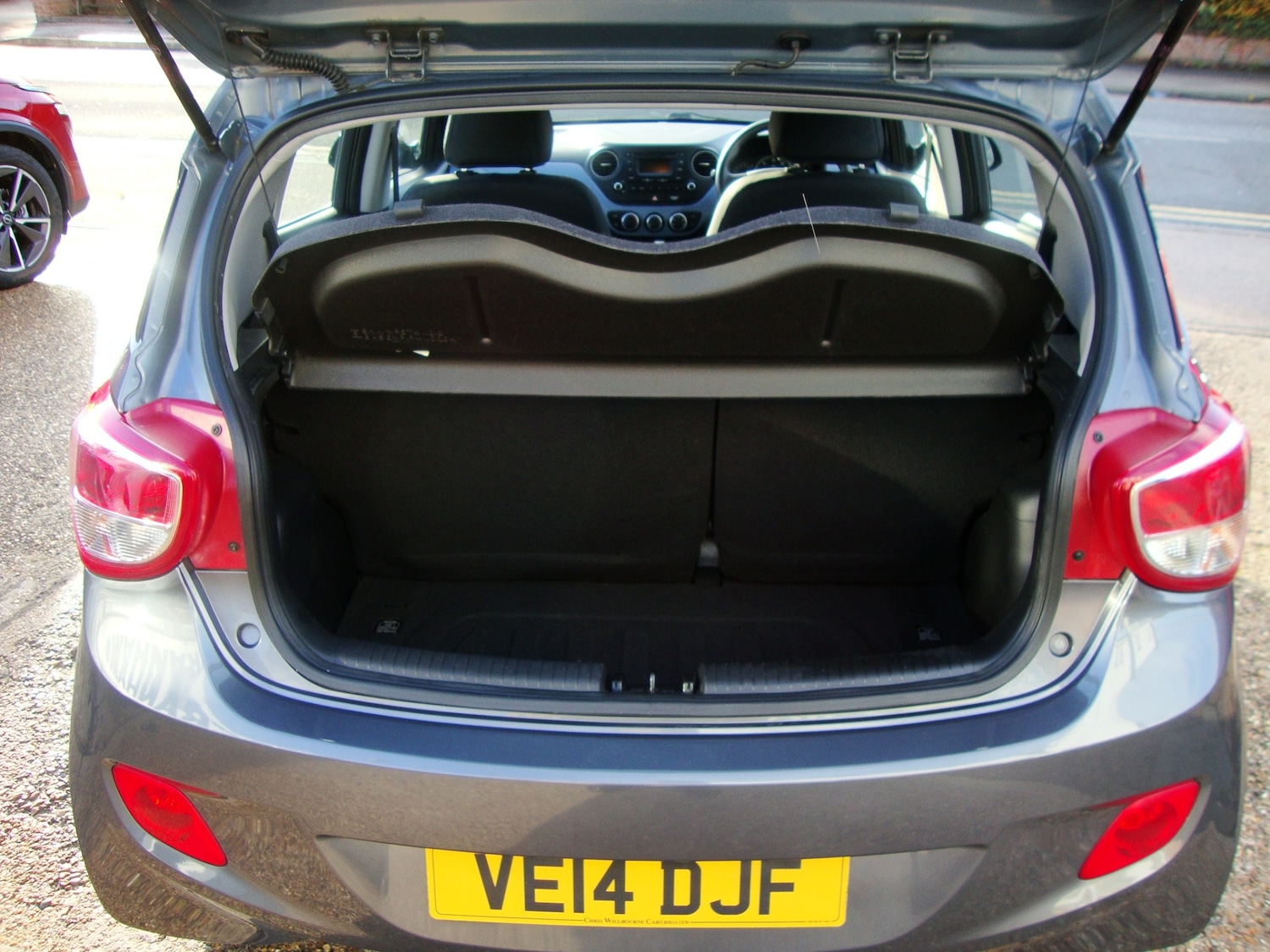 Used Hyundai i10 2014 for sale - 76763351: Photo 6