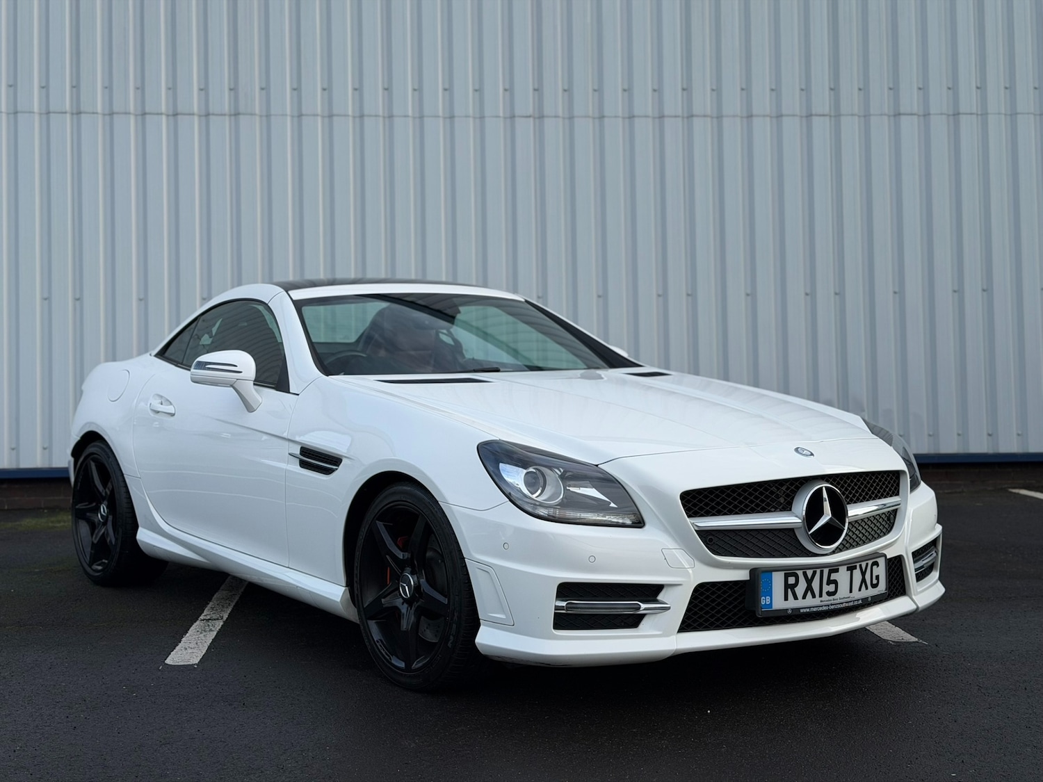 Used Mercedes-Benz SLK 2015 for sale - 76935443: Photo 2