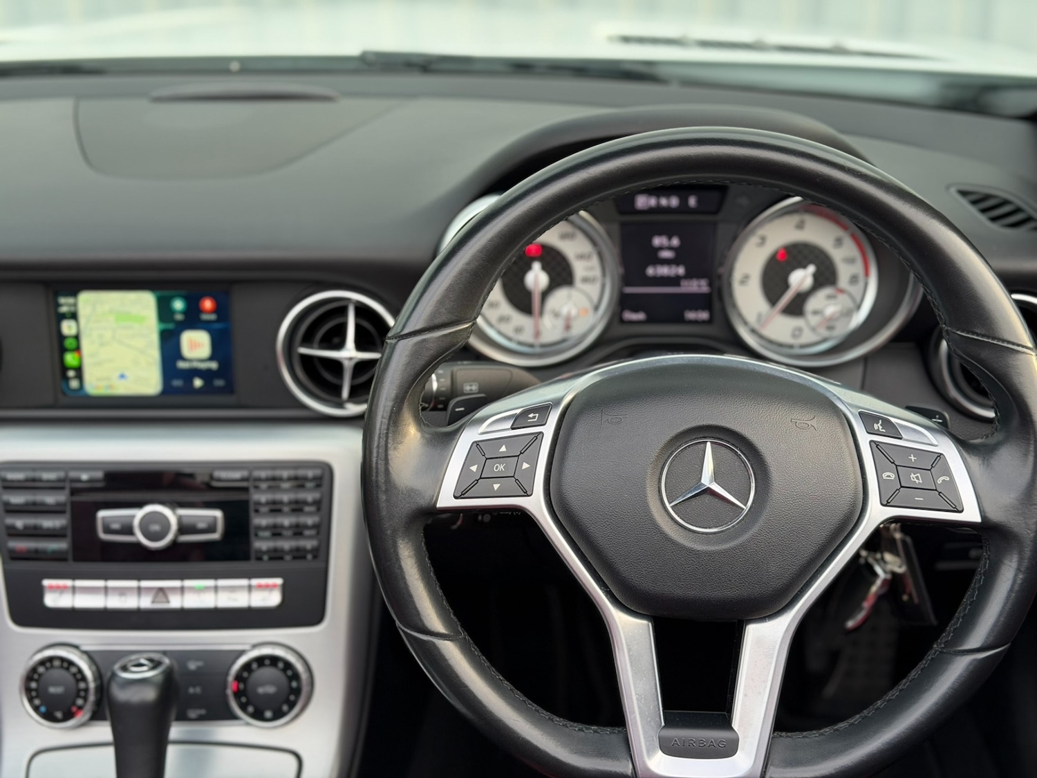 Used Mercedes-Benz SLK 2015 for sale - 76935443: Photo 33