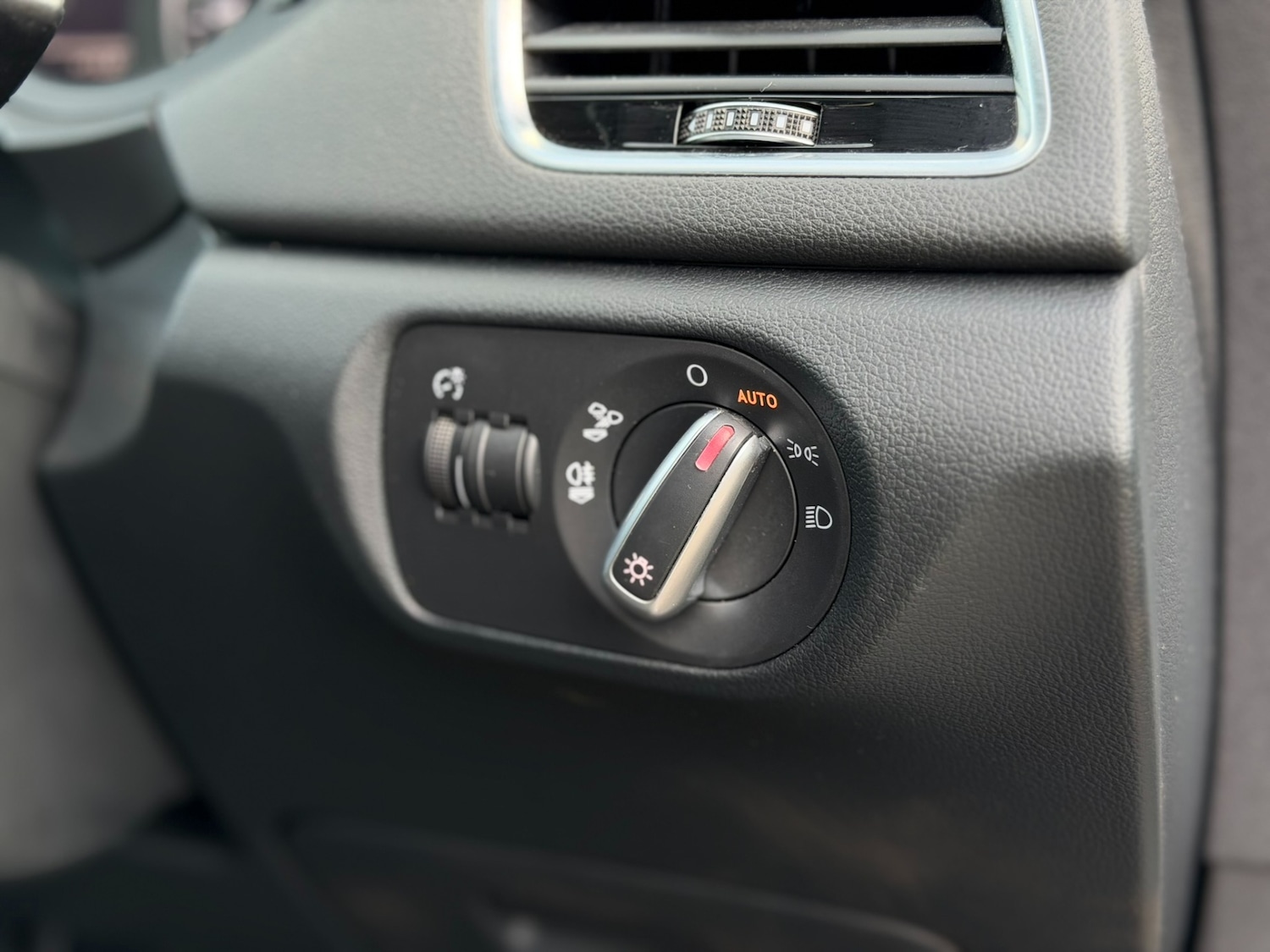 Used Audi Q3 2016 for sale - 76918912: Photo 40