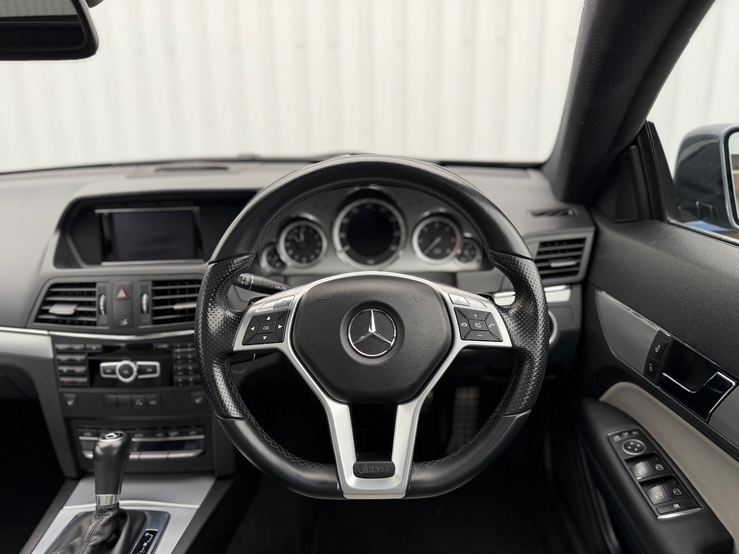 Used Mercedes-Benz E Class 2013 for sale - 76663710: Photo 25