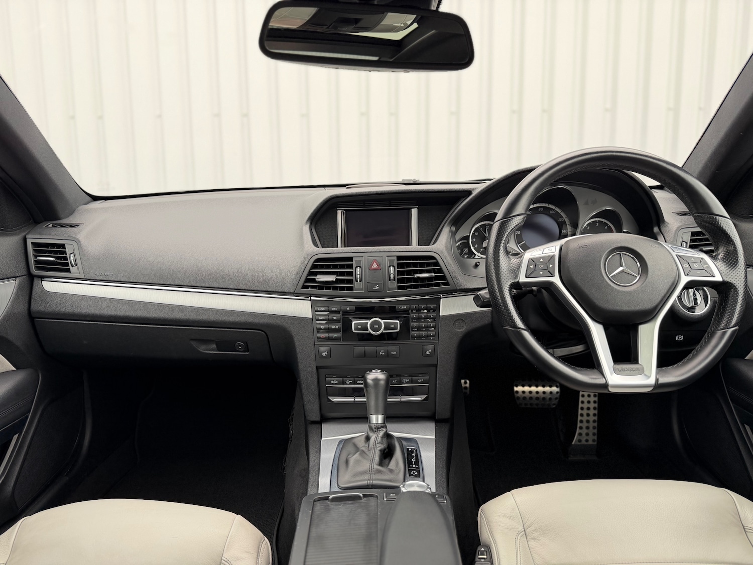Used Mercedes-Benz E Class 2013 for sale - 76663710: Photo 27