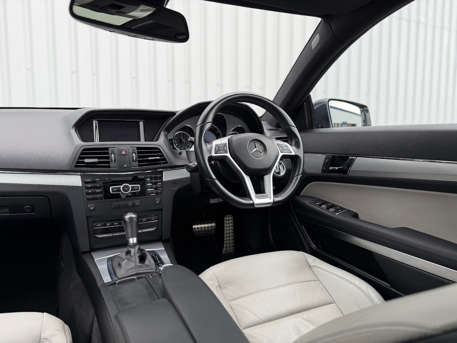 Used Mercedes-Benz E Class 2013 for sale - 76663710: Photo 28