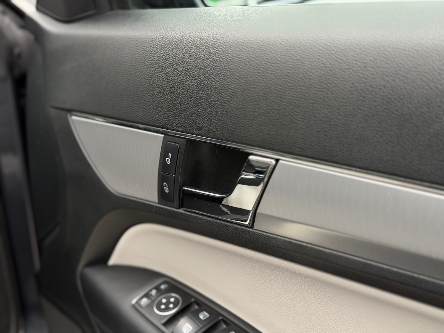 Used Mercedes-Benz E Class 2013 for sale - 76663710: Photo 32