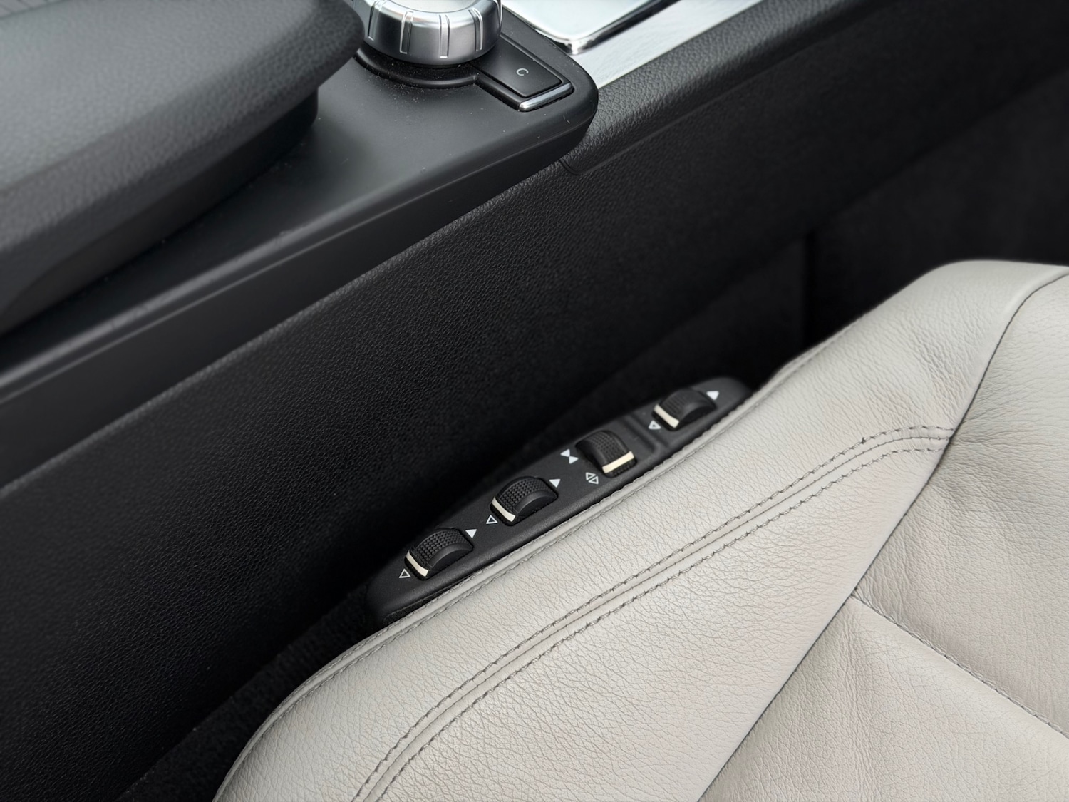 Used Mercedes-Benz E Class 2013 for sale - 76663710: Photo 36