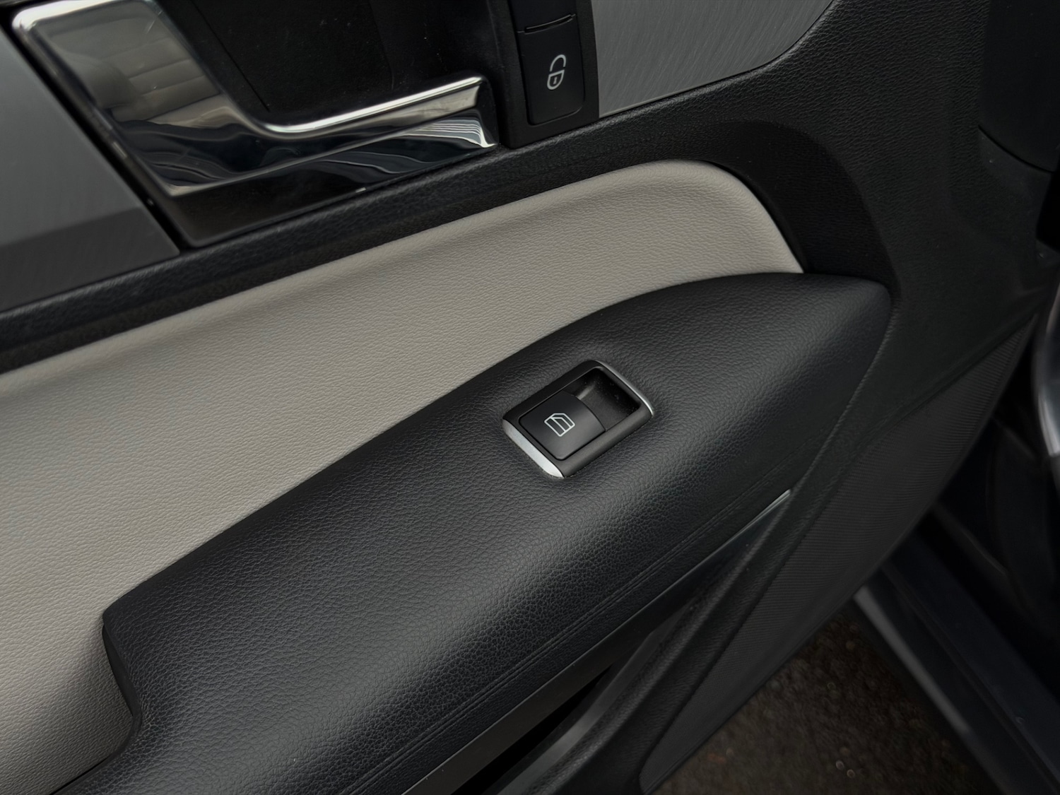 Used Mercedes-Benz E Class 2013 for sale - 76663710: Photo 38