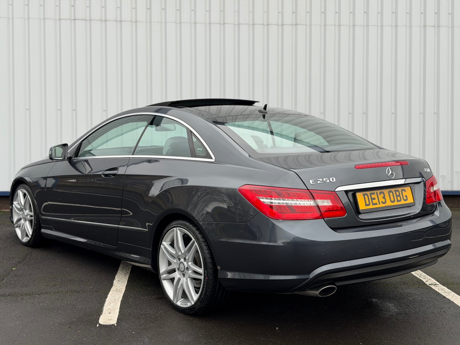 Used Mercedes-Benz E Class 2013 for sale - 76663710: Photo 9