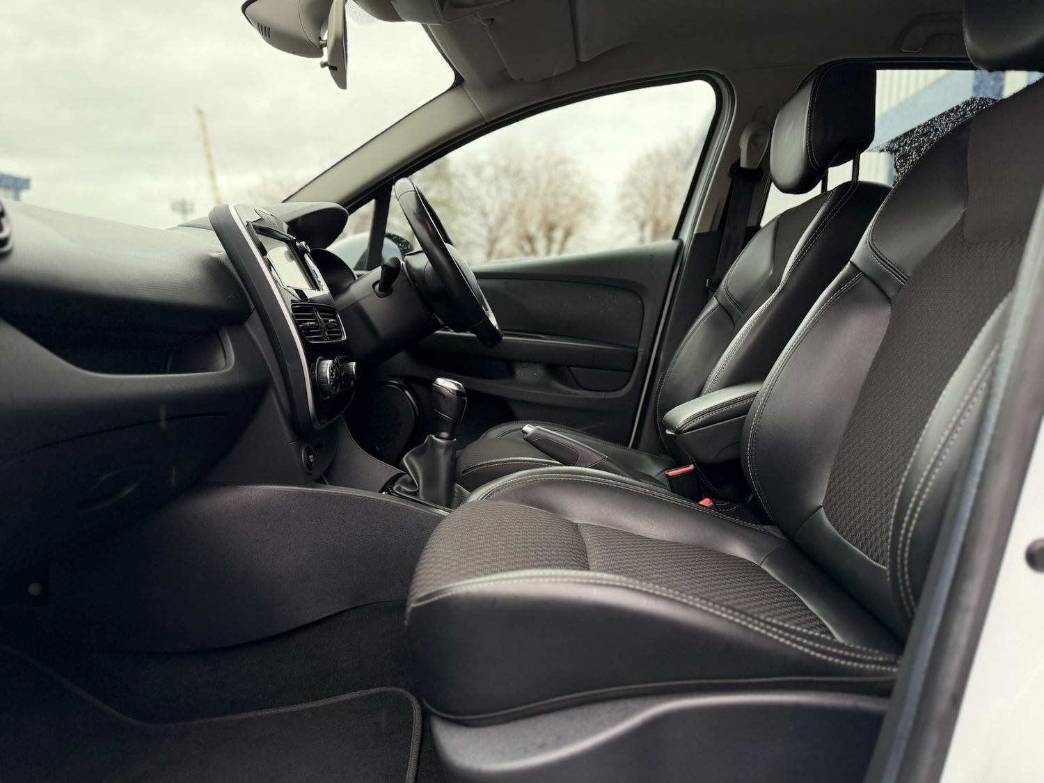 Used Renault Clio 2016 for sale - 76919247: Photo 20