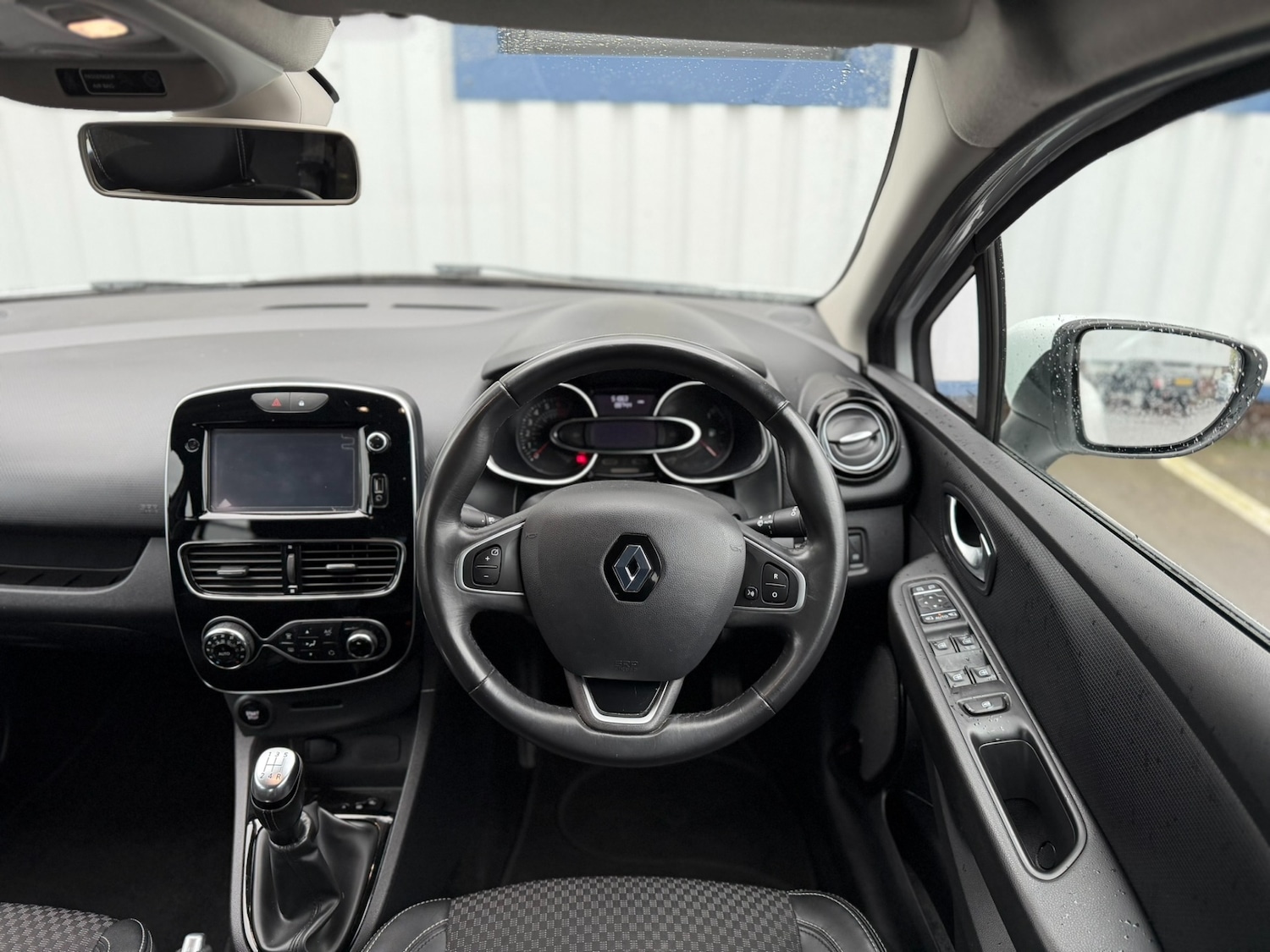 Used Renault Clio 2016 for sale - 76919247: Photo 25