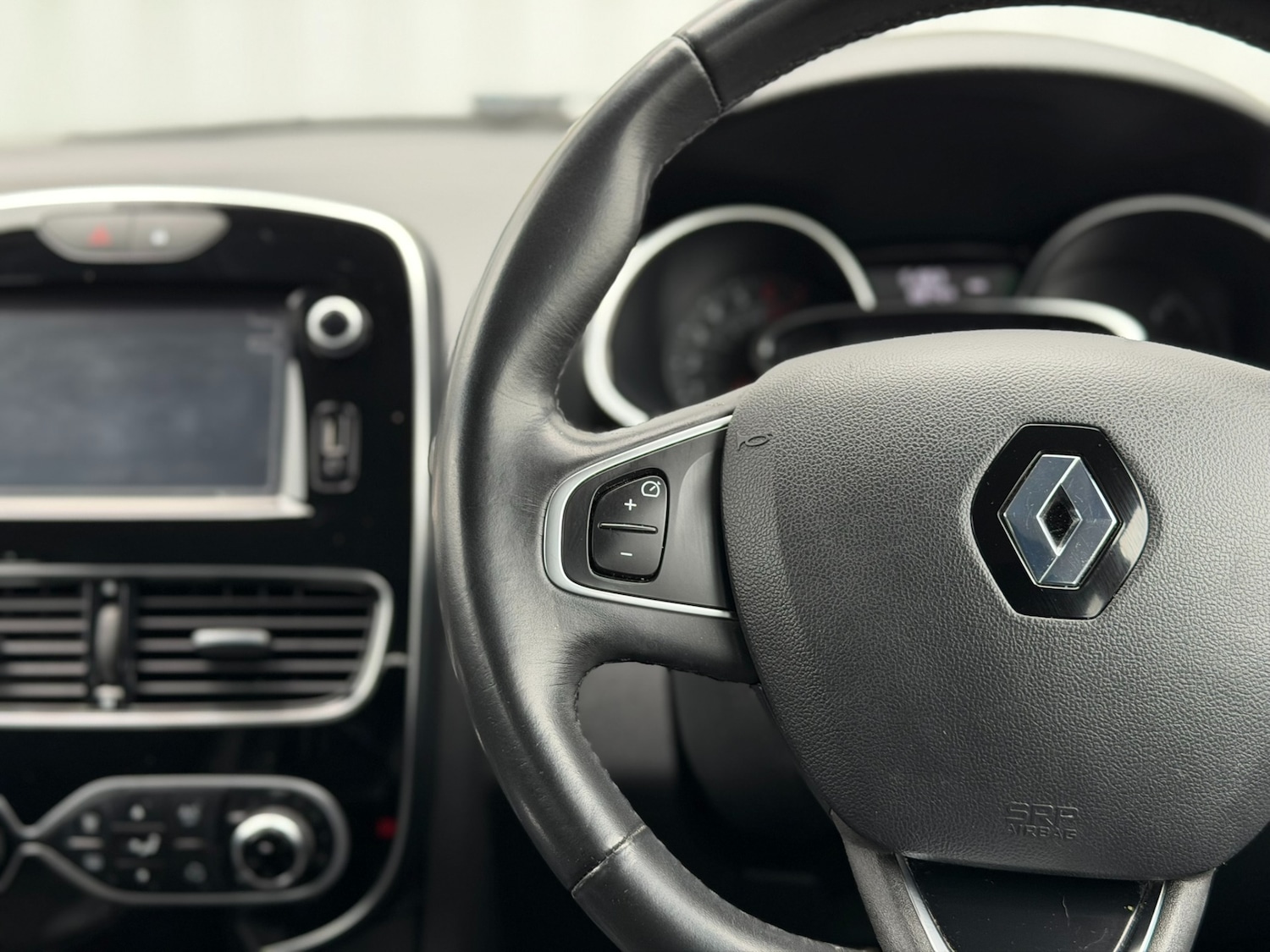 Used Renault Clio 2016 for sale - 76919247: Photo 27