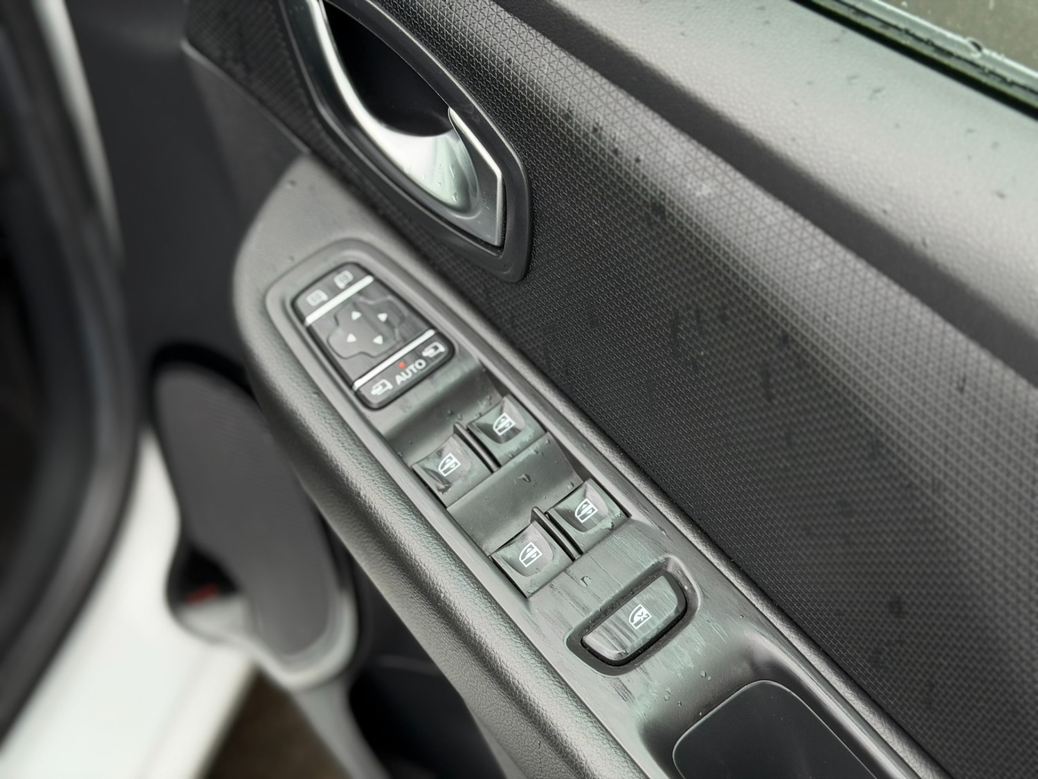 Used Renault Clio 2016 for sale - 76919247: Photo 32