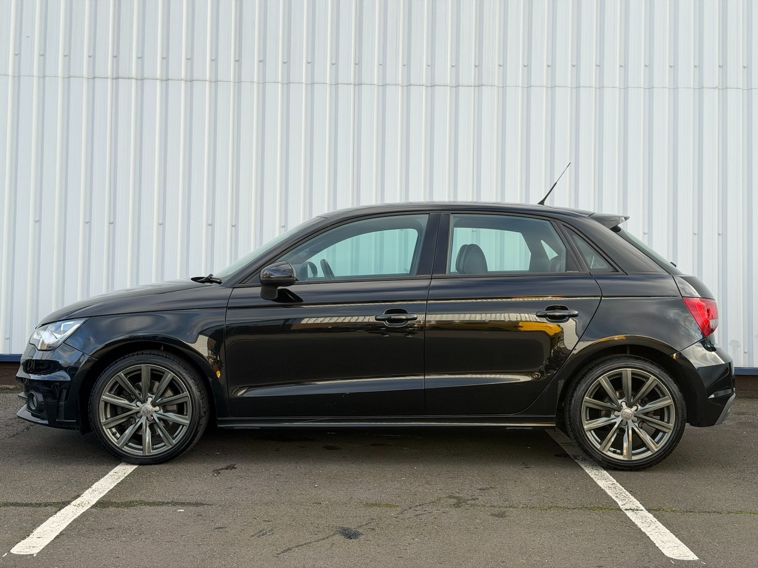 Used Audi A1 2014 for sale - 76919034: Photo 7