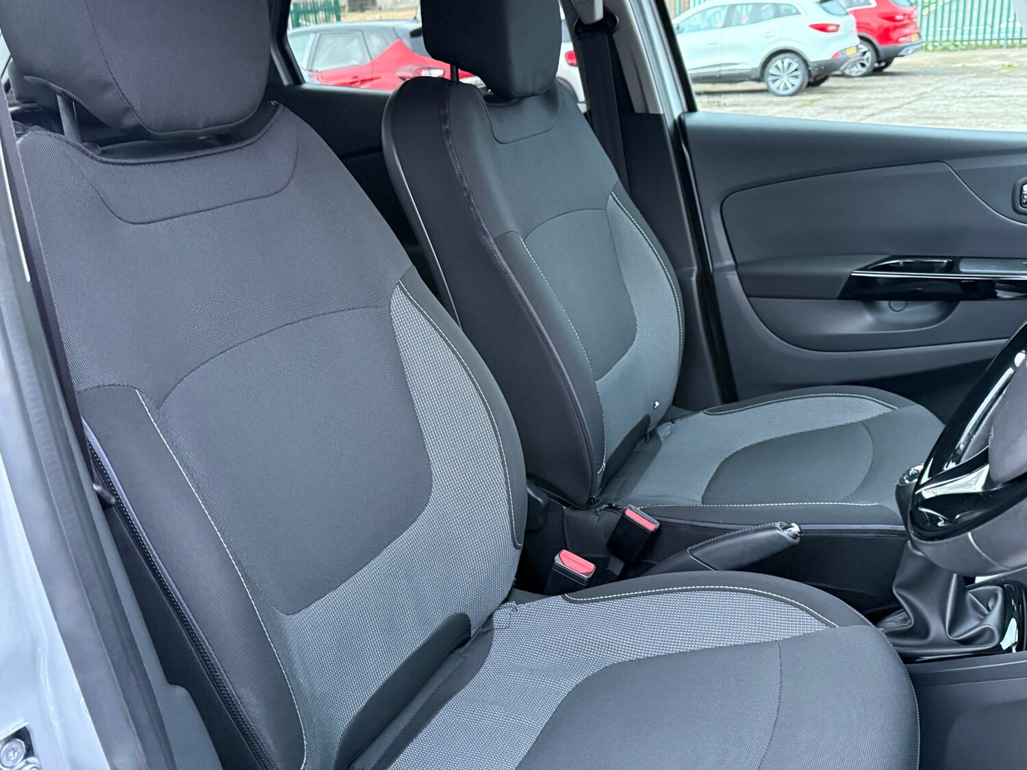 Used Renault Captur 2016 for sale - 77792670: Photo 8