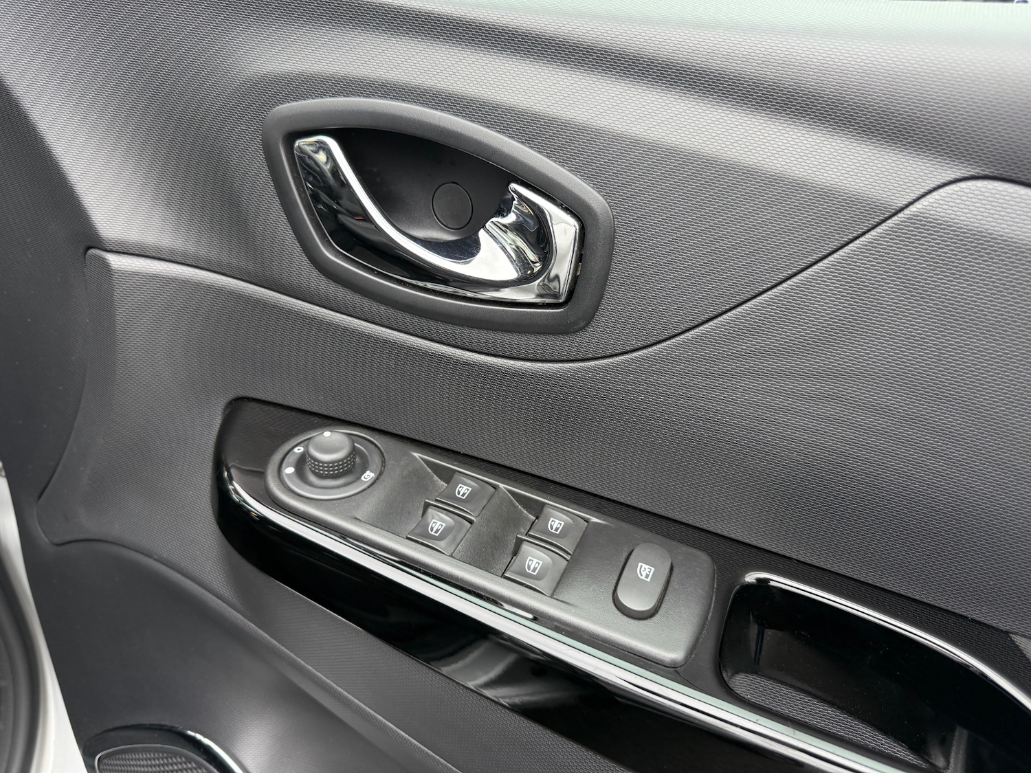 Used Renault Captur 2016 for sale - 76877323: Photo 13