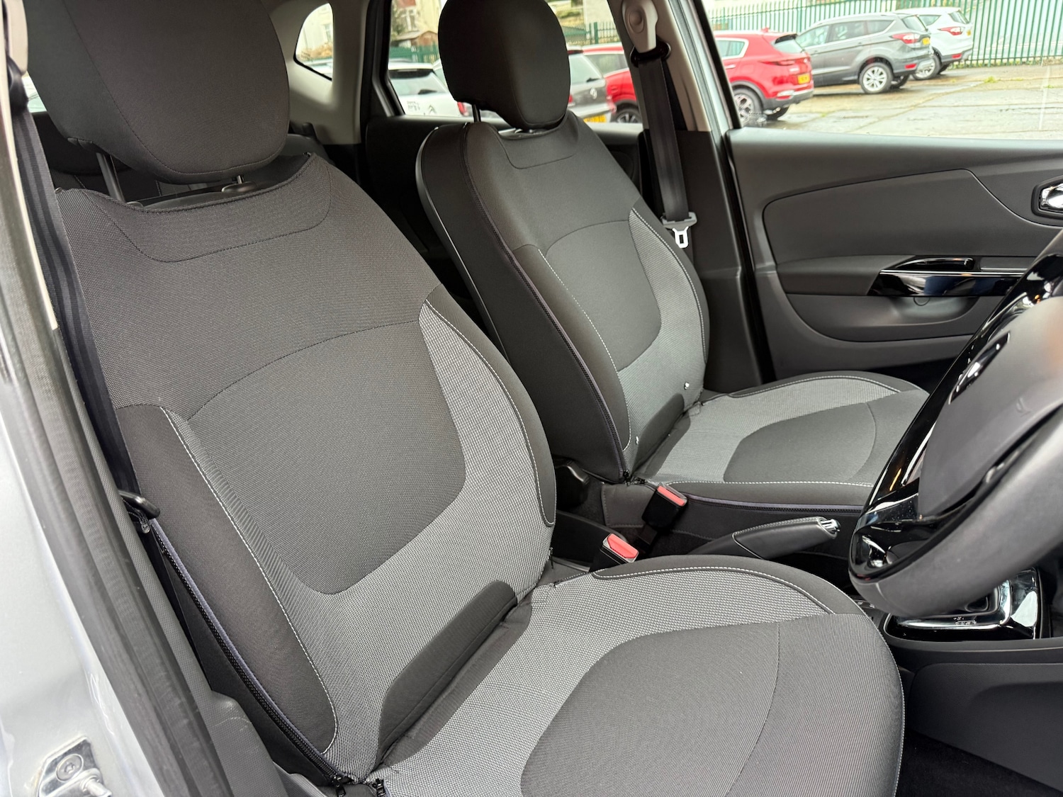 Used Renault Captur 2016 for sale - 76877323: Photo 7