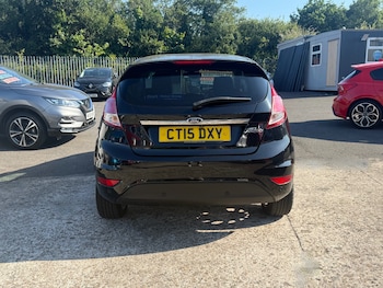 Used Ford Fiesta 2015 for sale - 79200710: Photo